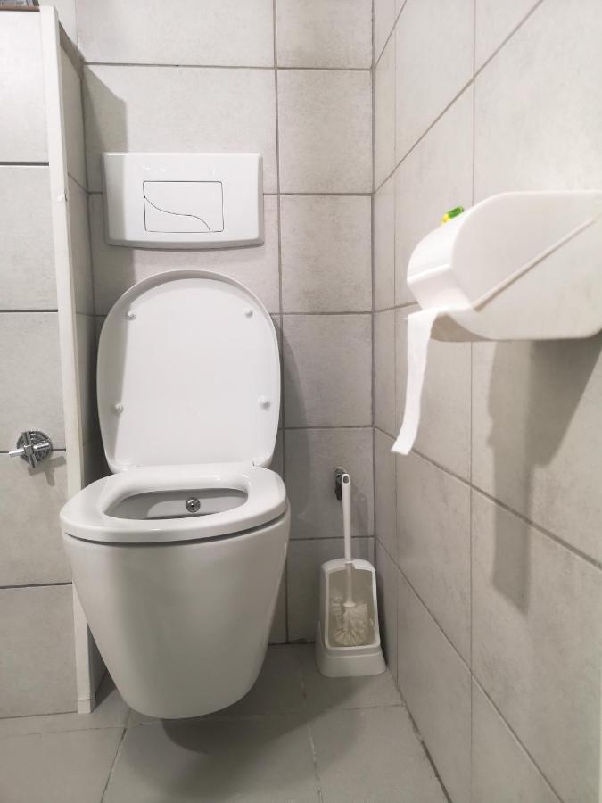 Bel Appartement, Grand Balcon Et Parking Prive 塞莱斯塔 外观 照片